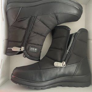 Women's Boots in size 7 by Blondo Sport